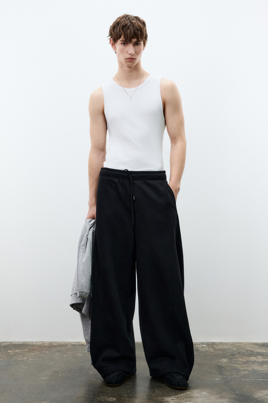 Майка-топ приталенная в рубчик базовая - цвет белый - 4