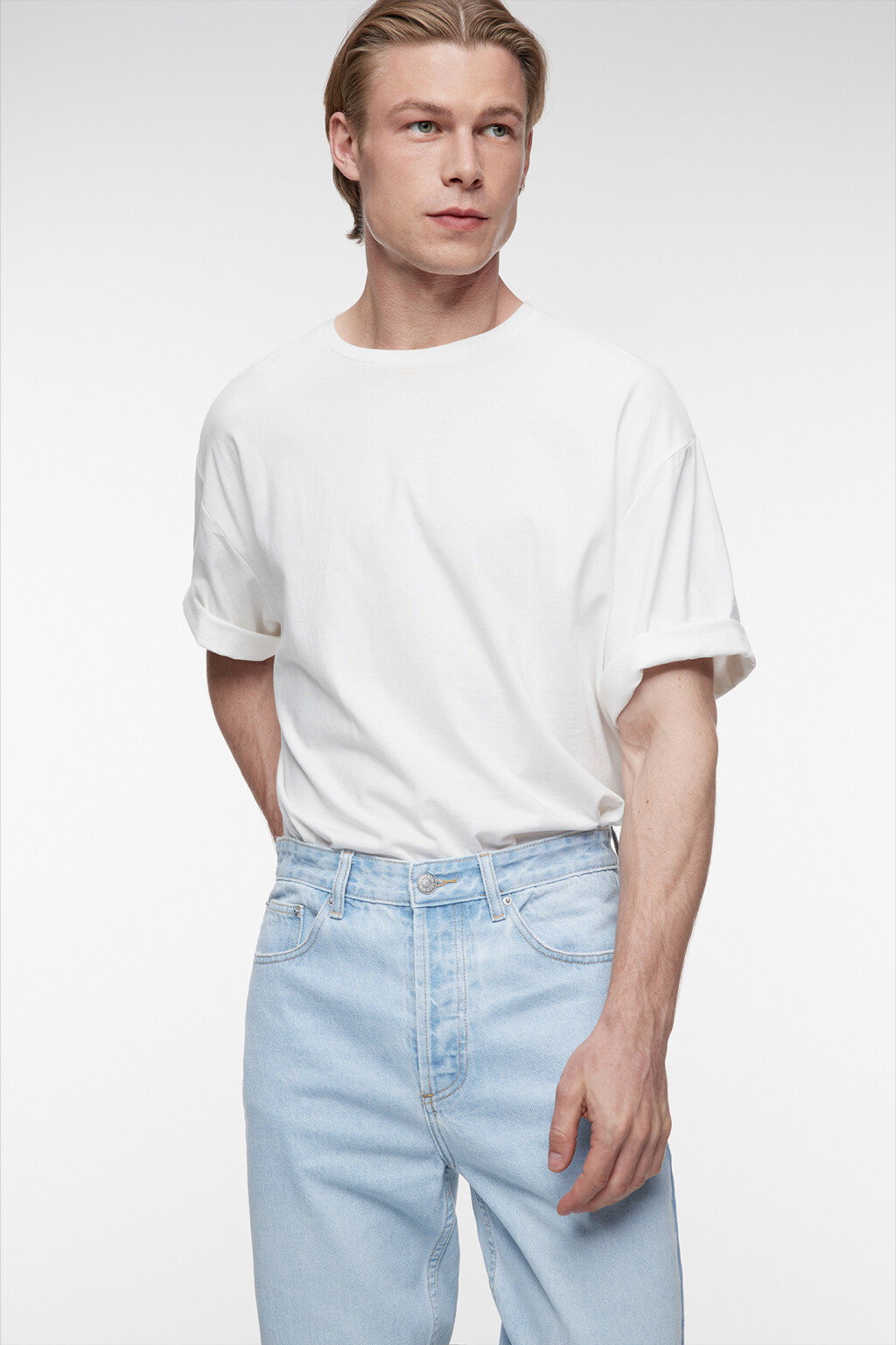 Джинсы slim зауженные со средней посадкой - цвет голубой - 1