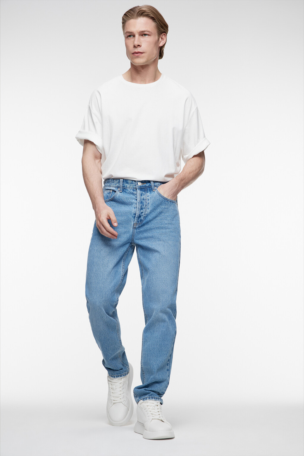 Джинсы slim зауженные со средней посадкой - цвет голубой - 1