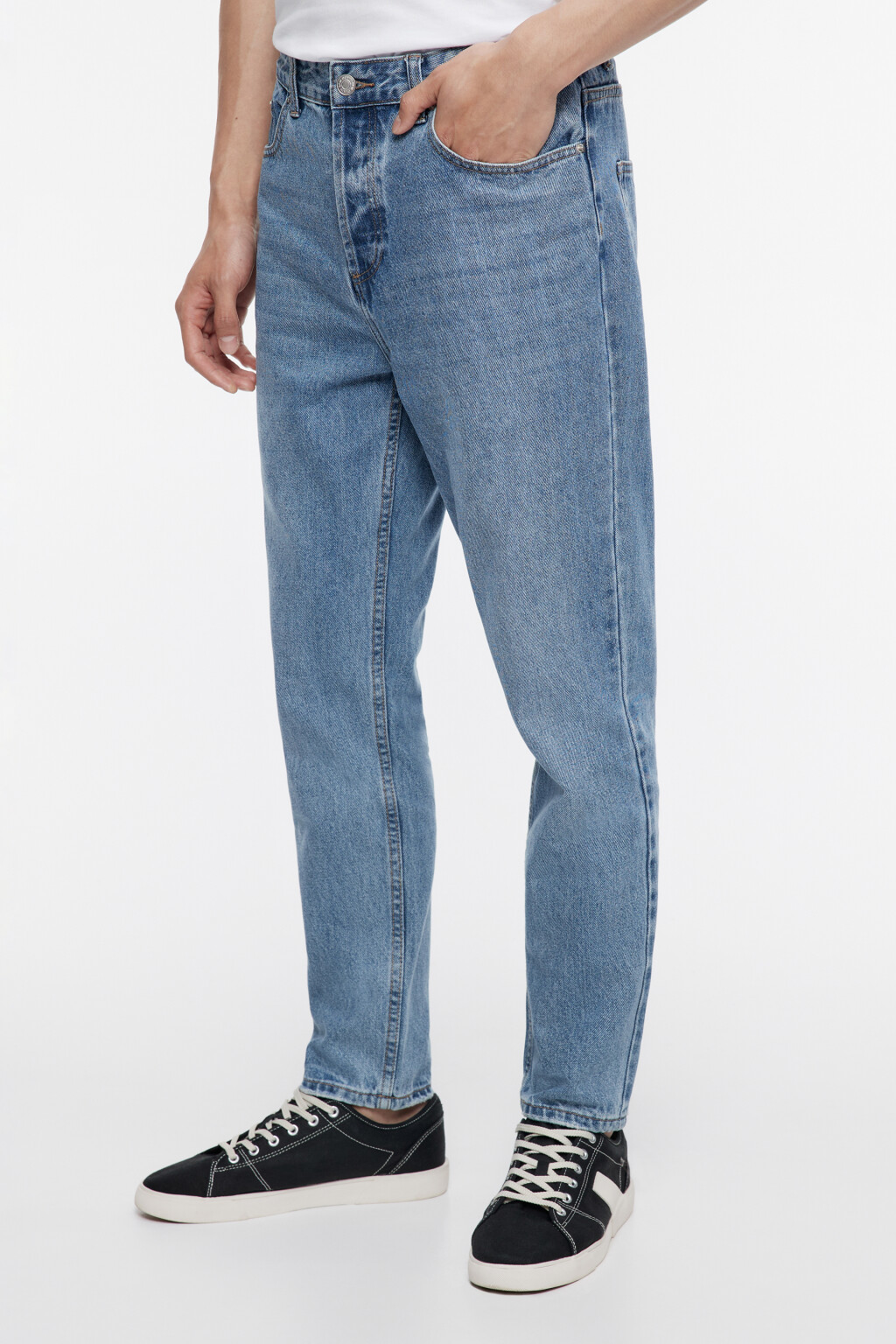 Джинсы slim зауженные базовые с вареным эффектом - цвет голубой - 1