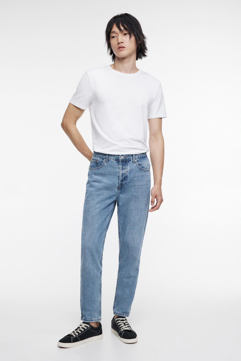 Джинсы slim зауженные базовые с вареным эффектом - цвет голубой - 4