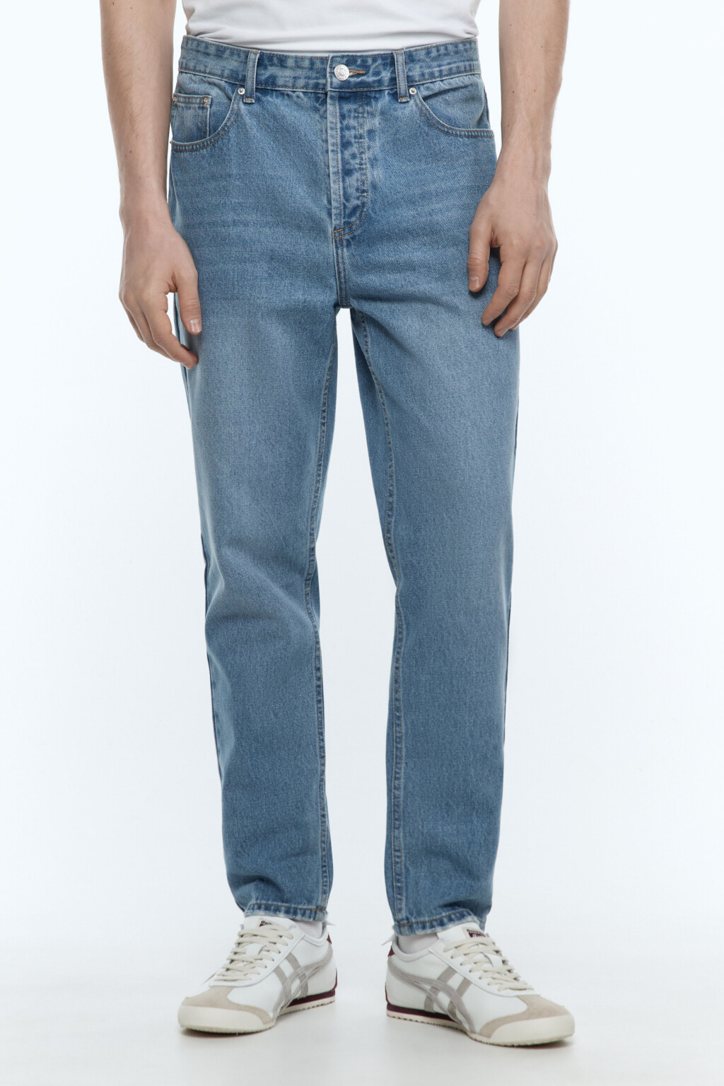 Джинсы slim зауженные со средней посадкой - цвет голубой - 2