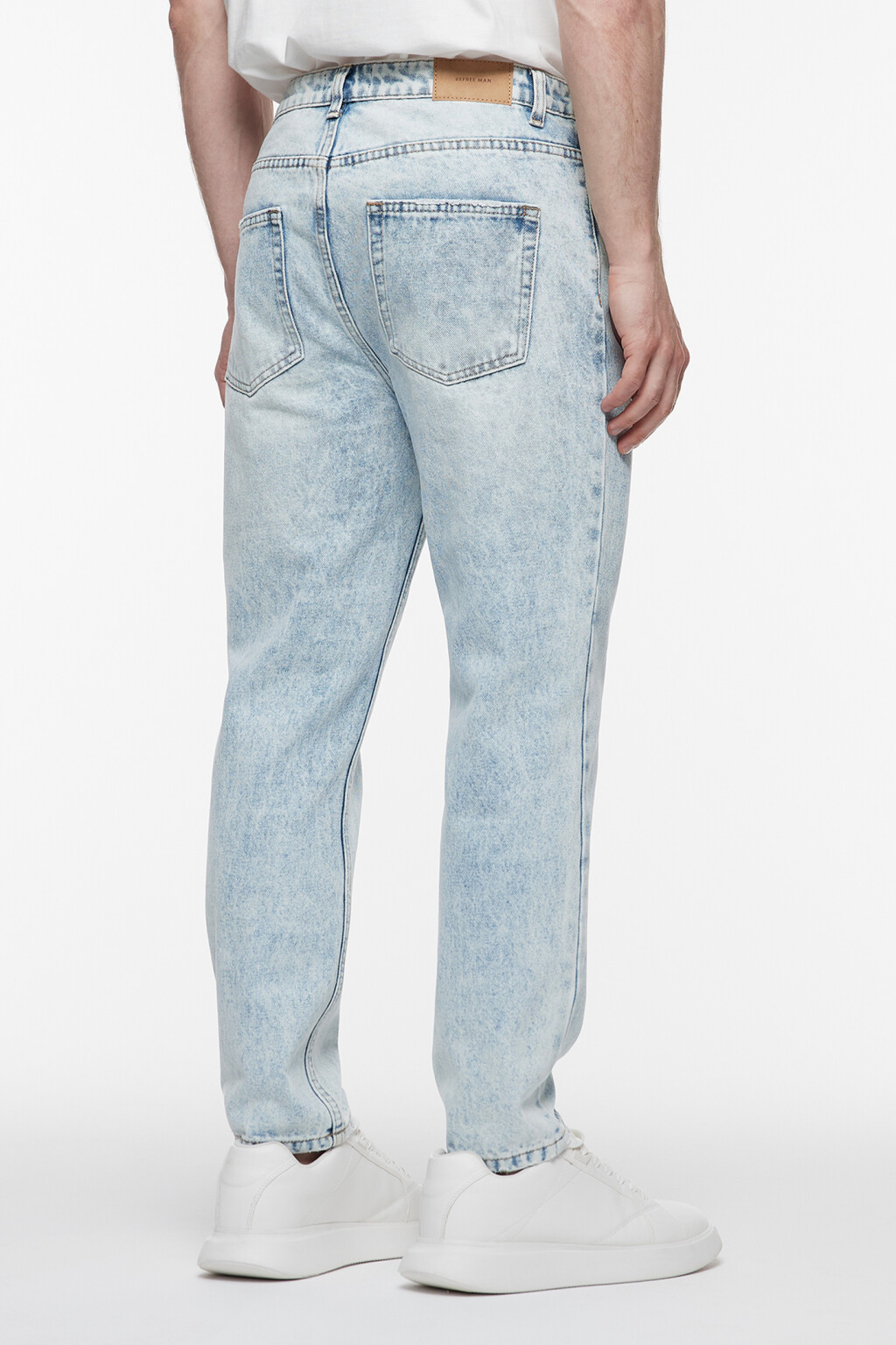 Джинсы slim зауженные укороченные со средней посадкой - цвет голубой - 4