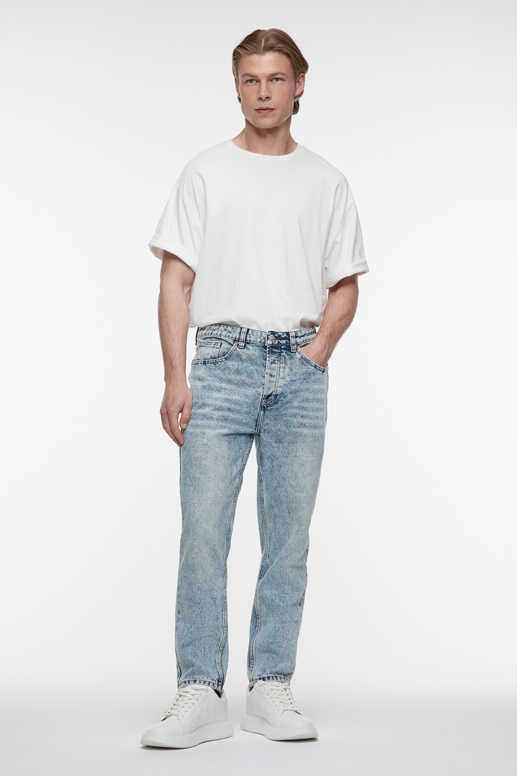 Джинсы slim зауженные укороченные со средней посадкой - цвет голубой - 1