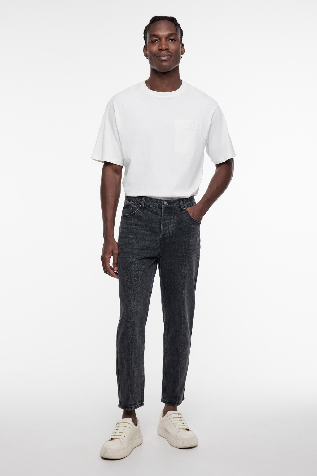 Джинсы slim зауженные укороченные со средней посадкой - цвет черный - 4