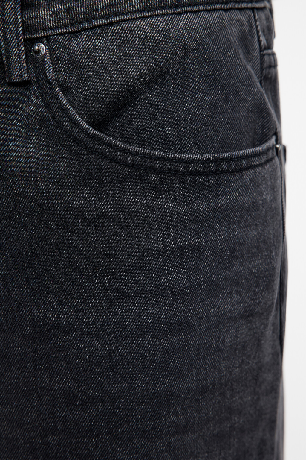 Джинсы slim зауженные укороченные со средней посадкой - цвет черный - 6