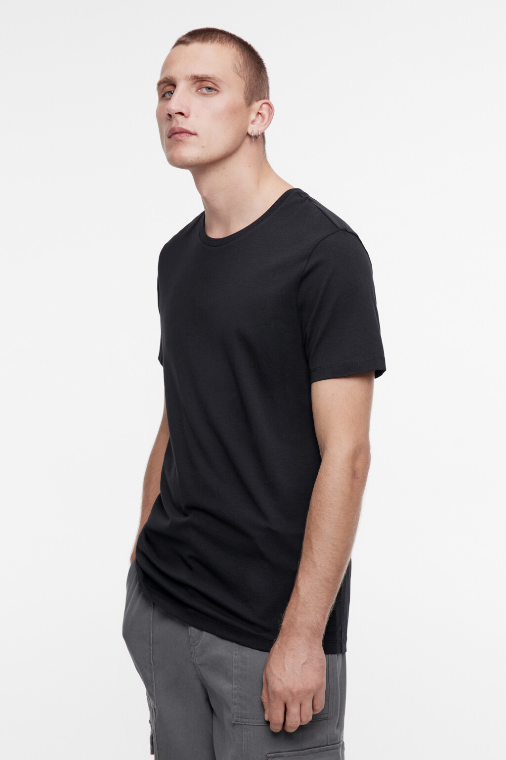Футболка хлопковая в базовых цветах - цвет черный - 2