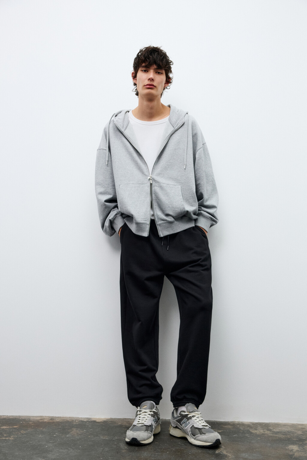 Брюки-джоггеры базовые из футера - цвет черный - 1