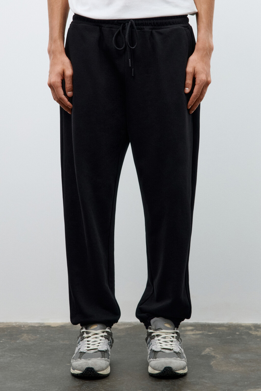 Брюки-джоггеры базовые из футера - цвет черный - 2