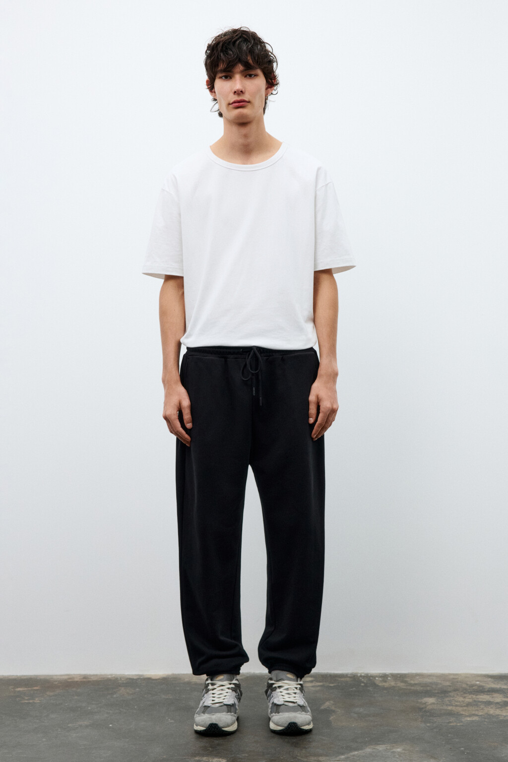 Брюки-джоггеры базовые из футера - цвет черный - 4