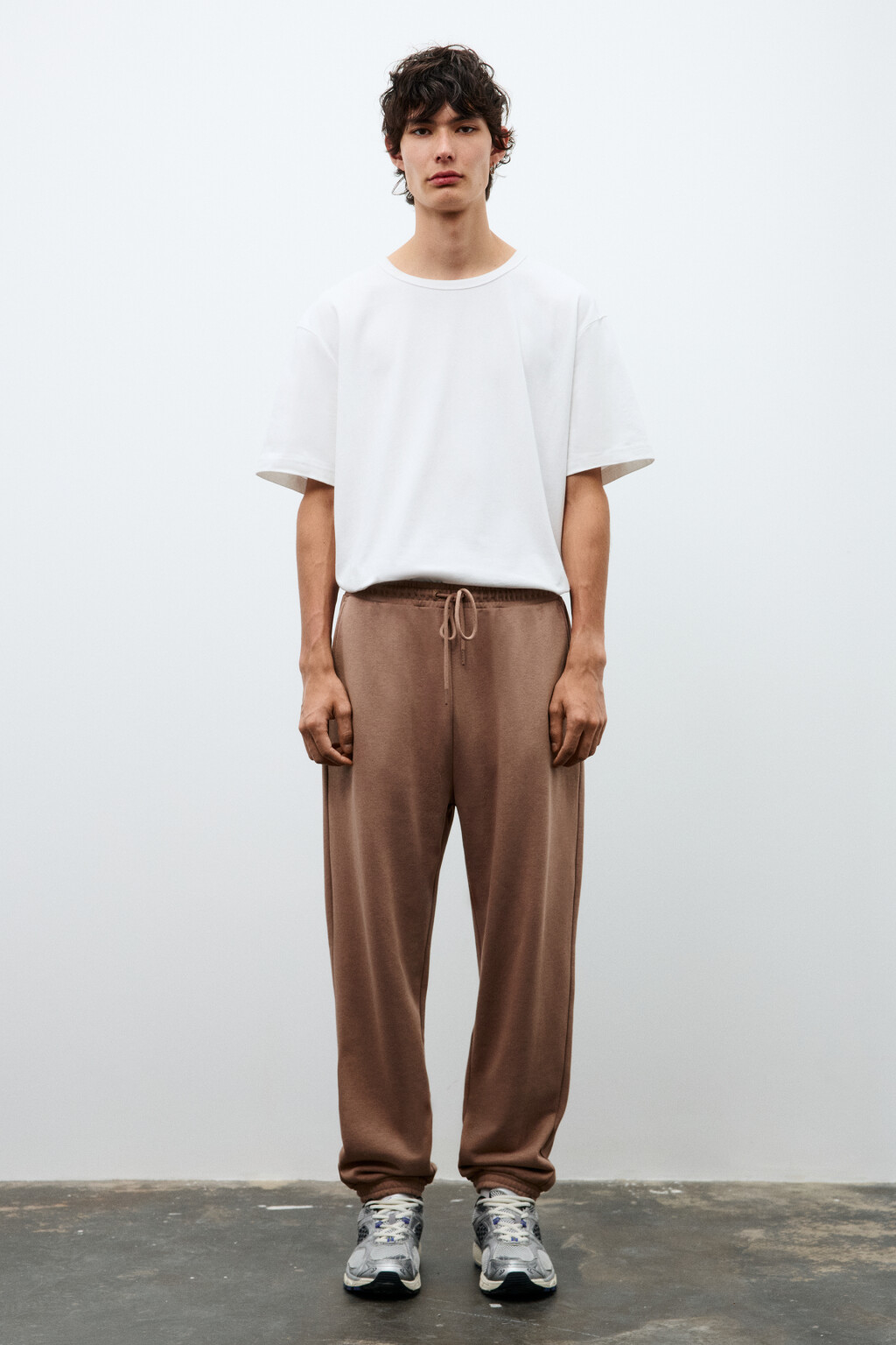 Брюки-джоггеры базовые из футера - цвет коричневый - 5