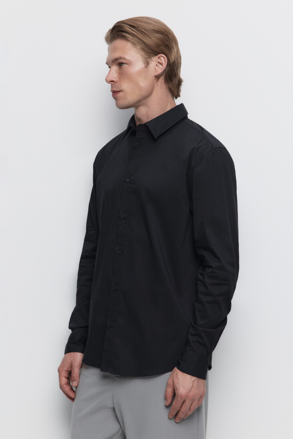 Рубашка slim приталенная в классических цветах - цвет черный - 3