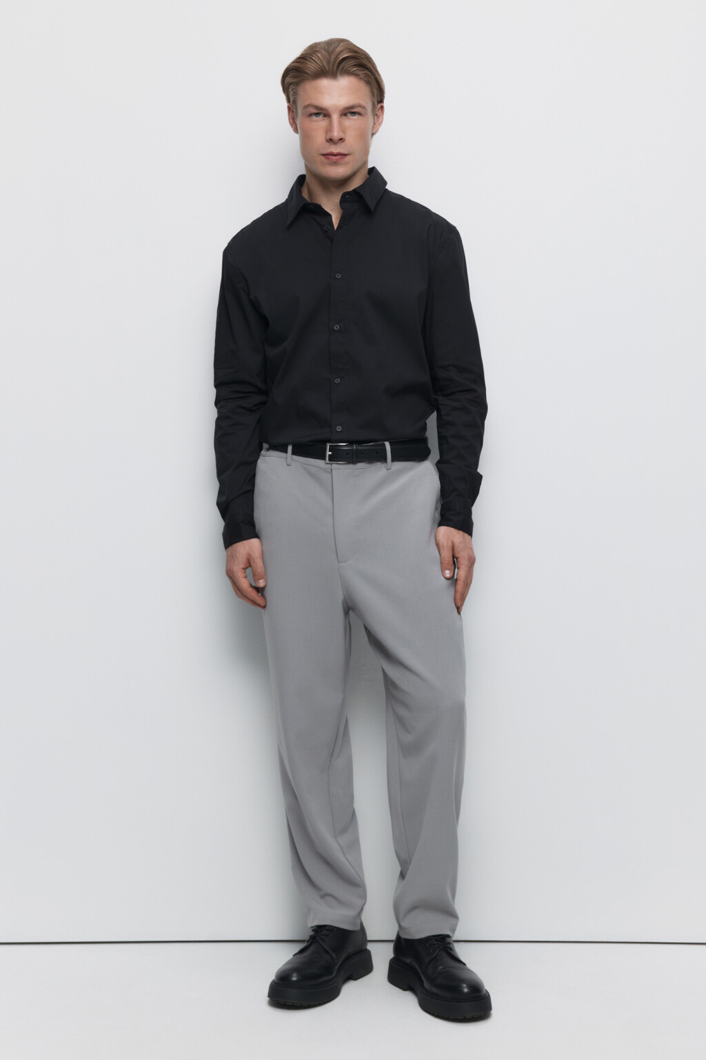 Рубашка slim приталенная в классических цветах - цвет черный - 1
