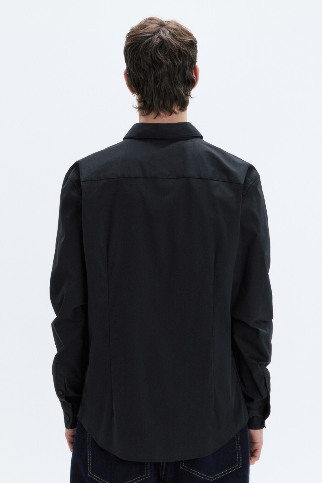 Рубашка приталенная в классических цветах - цвет черный - 4