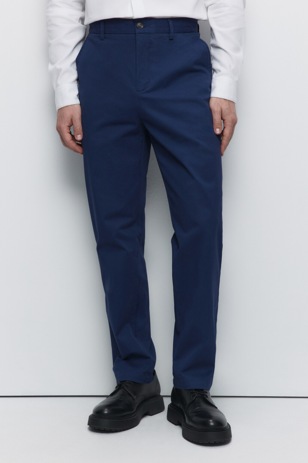Брюки-чинос костюмные из твиловой ткани - цвет синий - 2