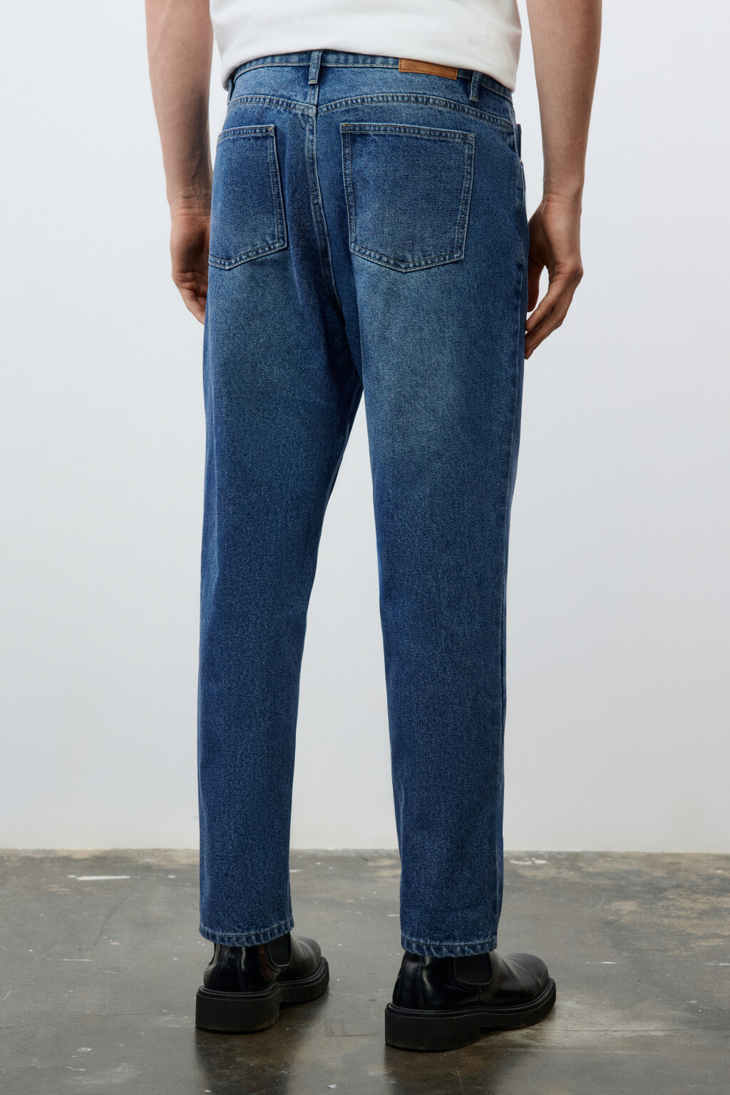 Джинсы зауженные базовые - цвет голубой - 4