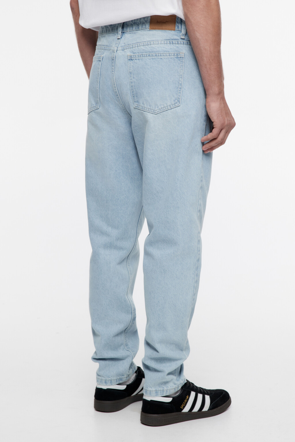 Джинсы tapered зауженные со средней посадкой - цвет голубой - 4