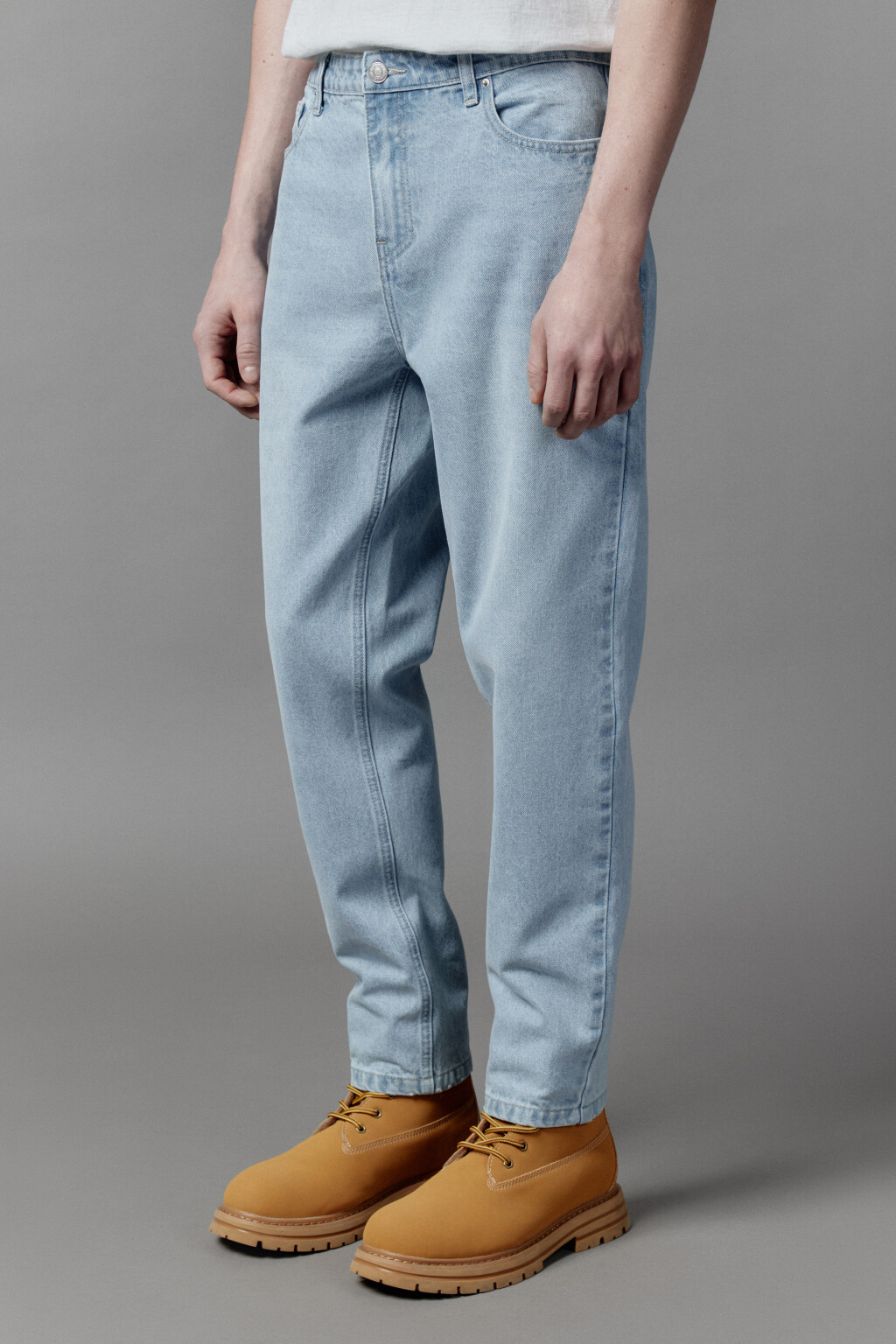 Джинсы tapered fit зауженные - цвет голубой - 3