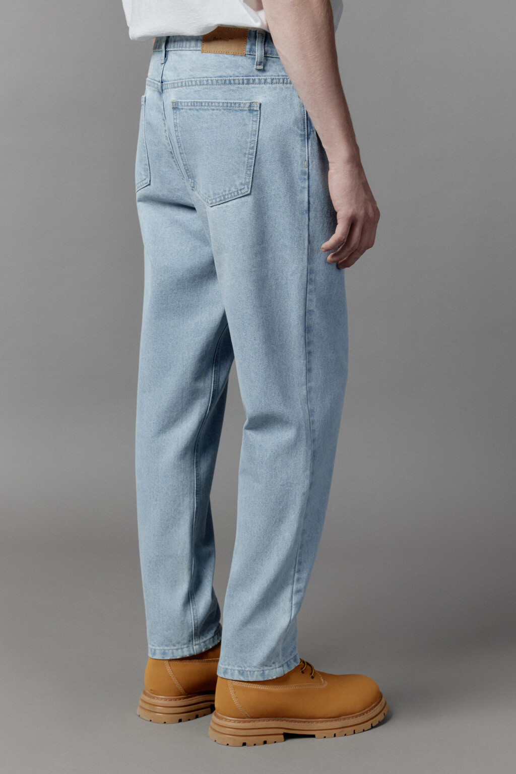 Джинсы tapered fit зауженные - цвет голубой - 4