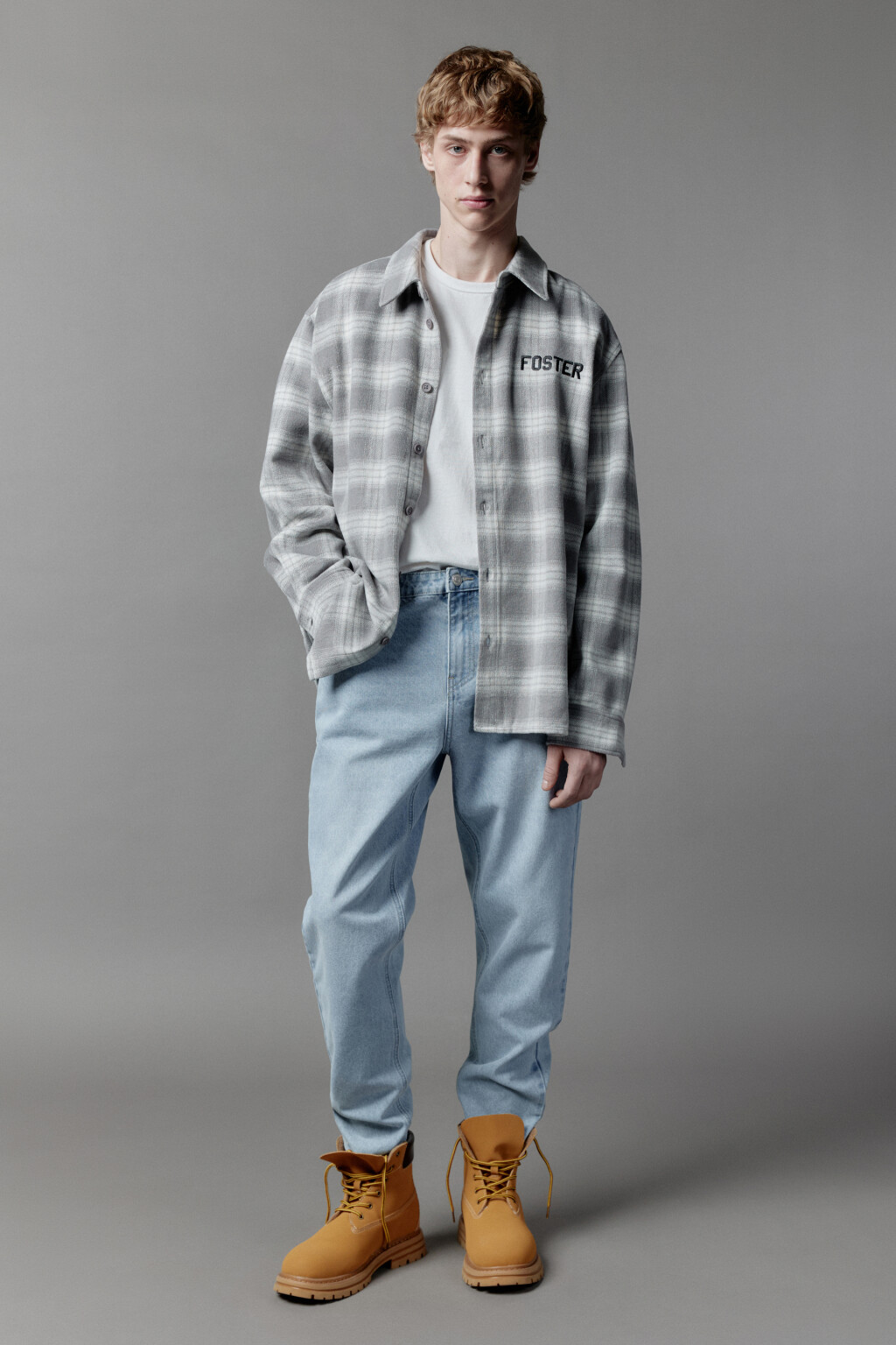 Джинсы tapered fit зауженные - цвет голубой - 5