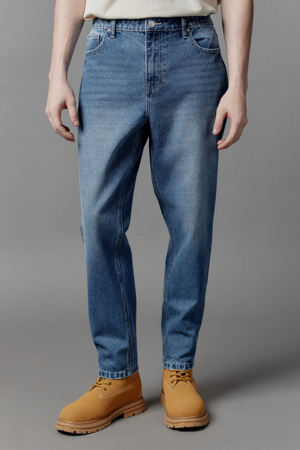 Джинсы tapered fit зауженные - цвет голубой - 2