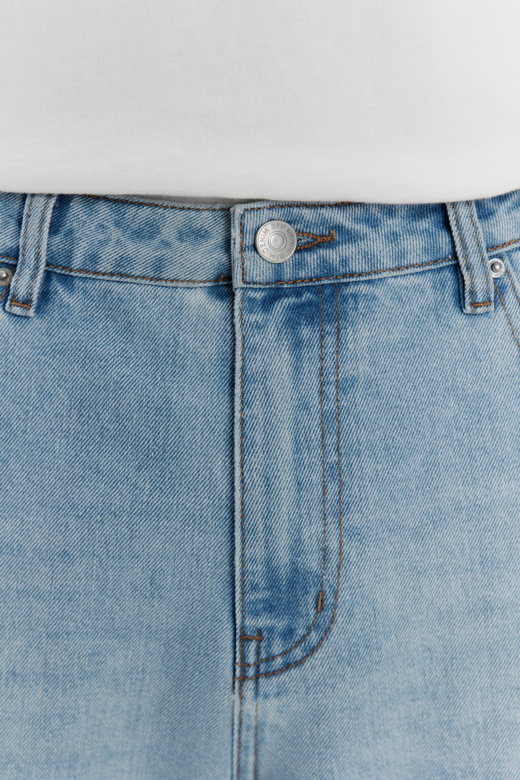 Джинсы зауженные со средней посадкой - цвет голубой - 5