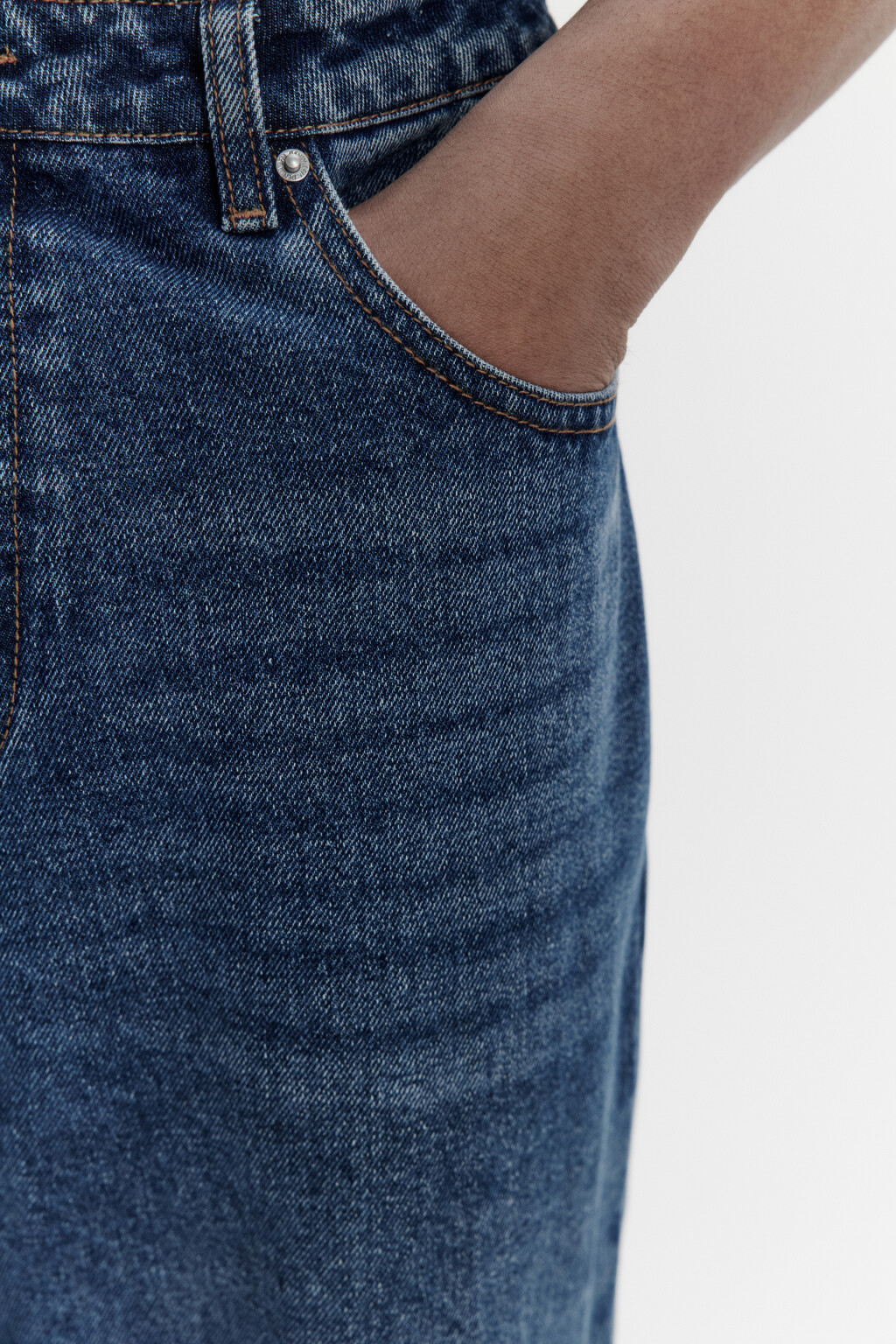 Джинсы зауженные со средней посадкой - цвет голубой - 6