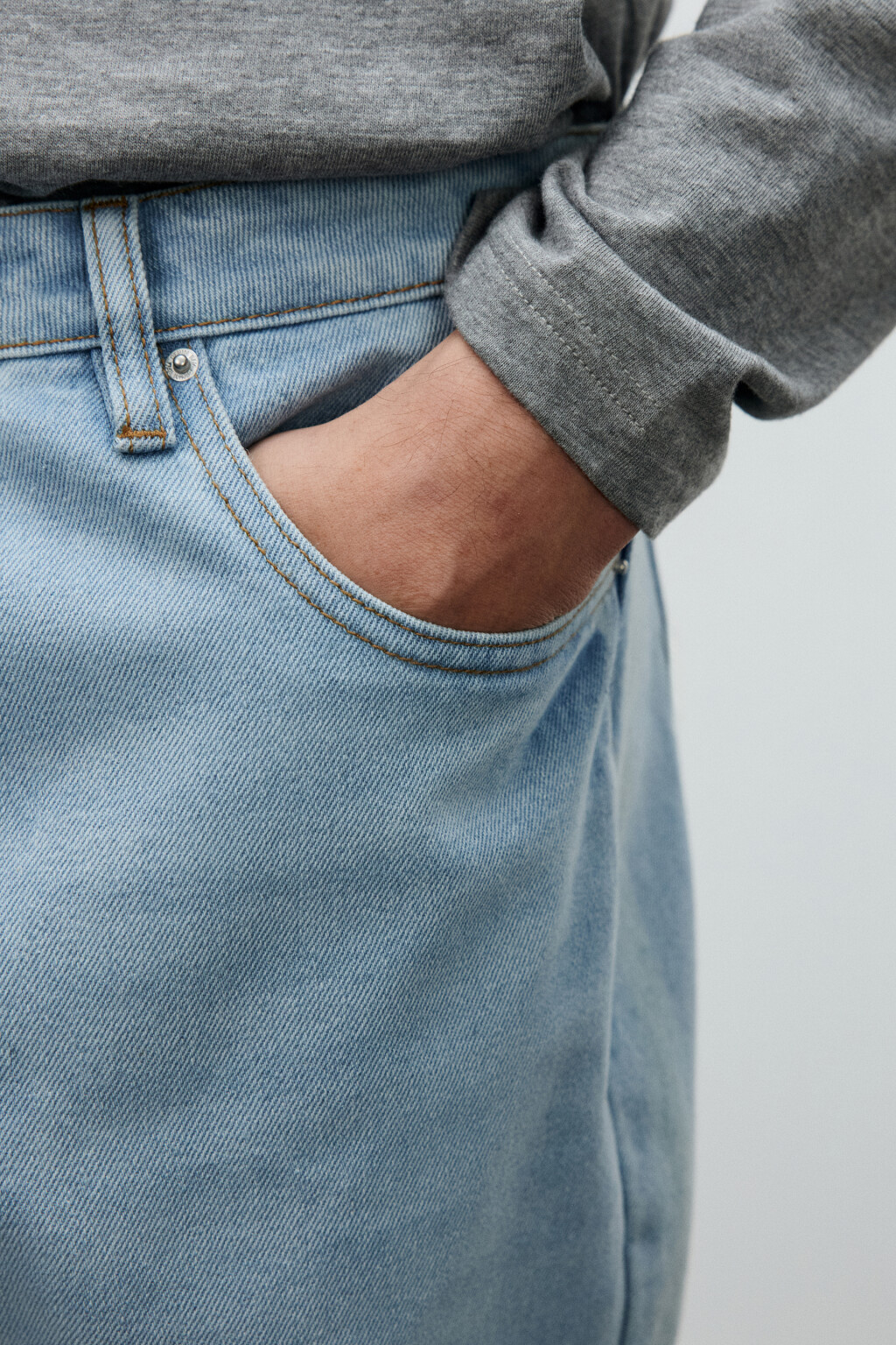 Джинсы зауженные базовые - цвет голубой - 6