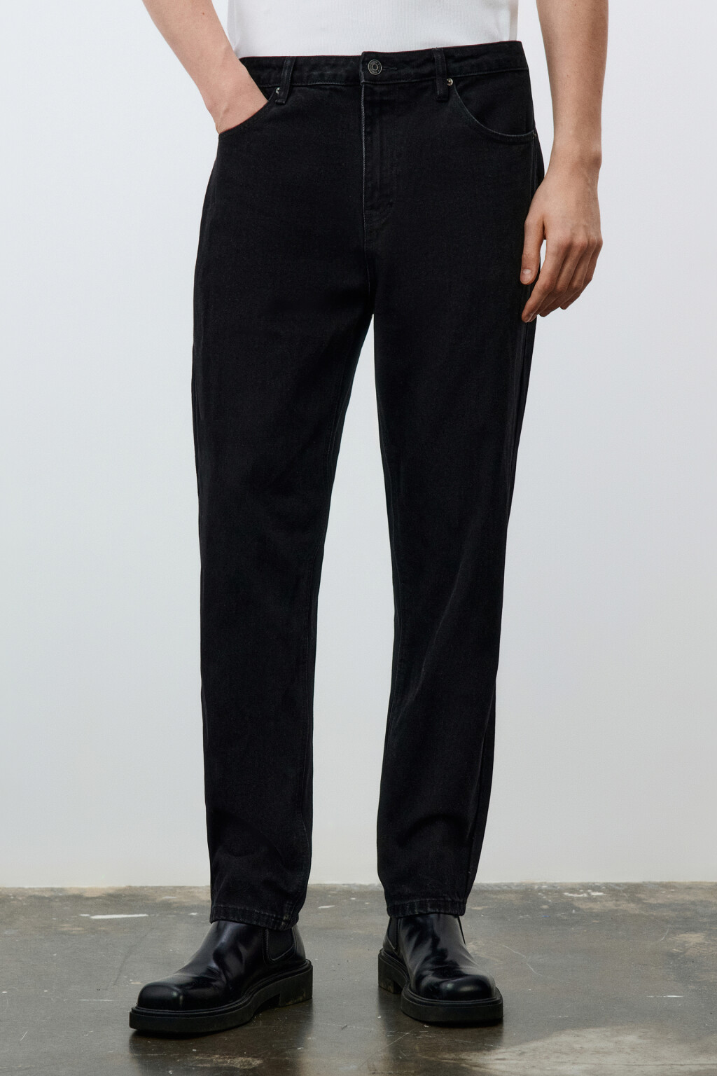 Джинсы зауженные базовые - цвет черный - 2