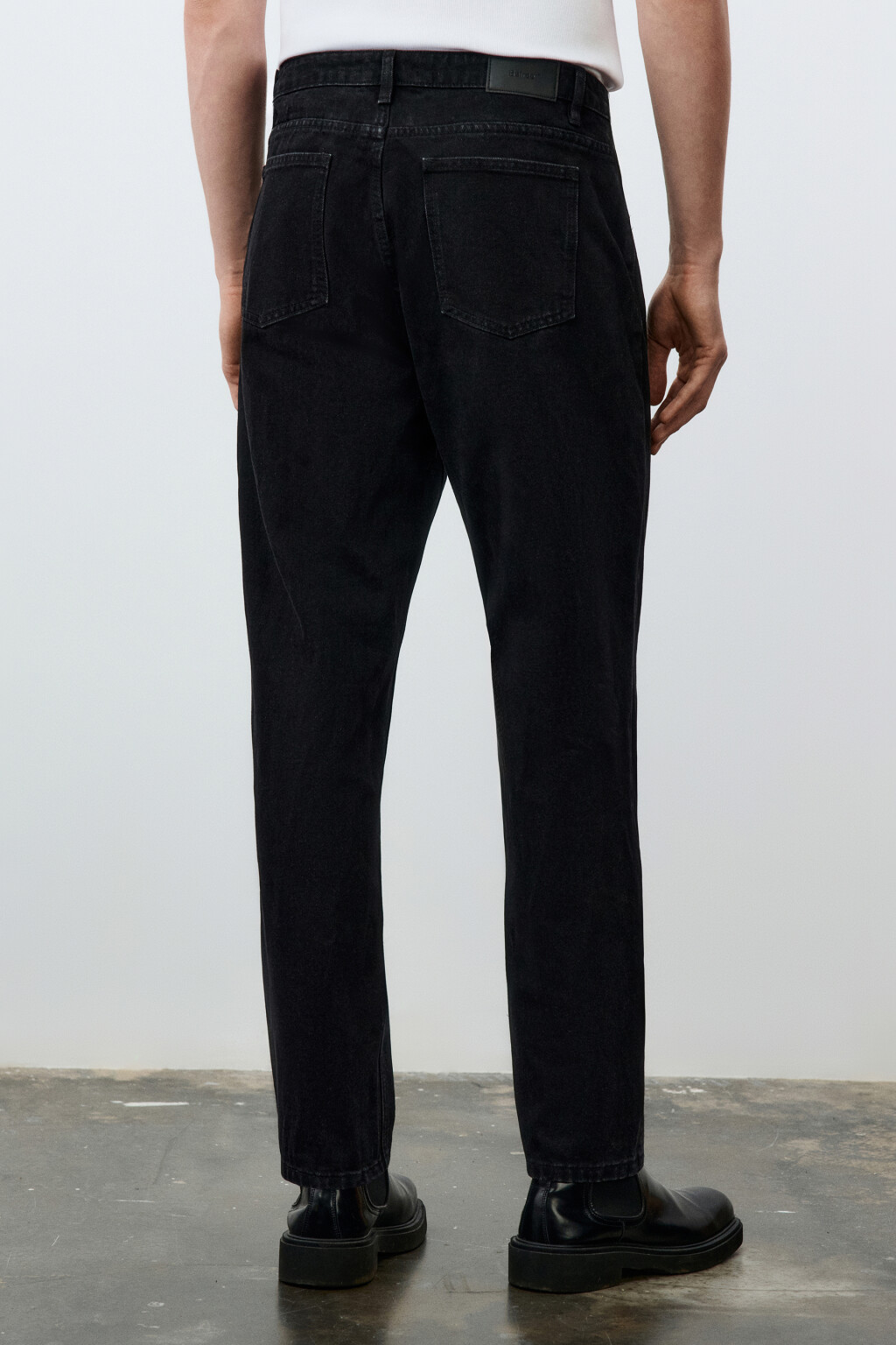 Джинсы зауженные базовые - цвет черный - 3