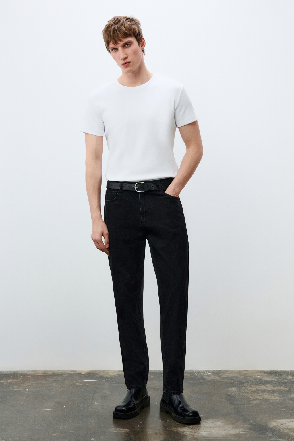 Джинсы зауженные базовые - цвет черный - 4