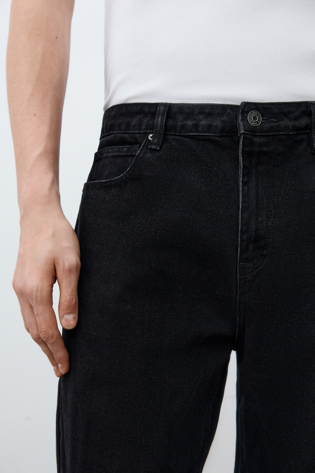 Джинсы зауженные базовые - цвет черный - 5
