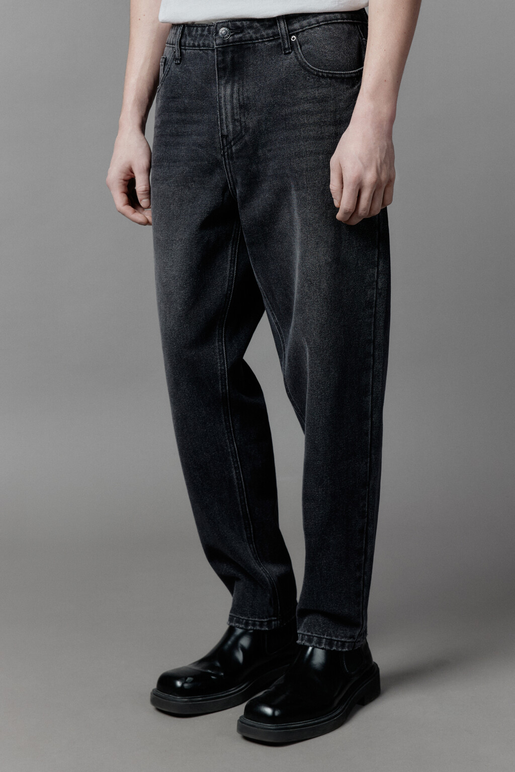 Джинсы tapered fit зауженные - цвет серый - 3