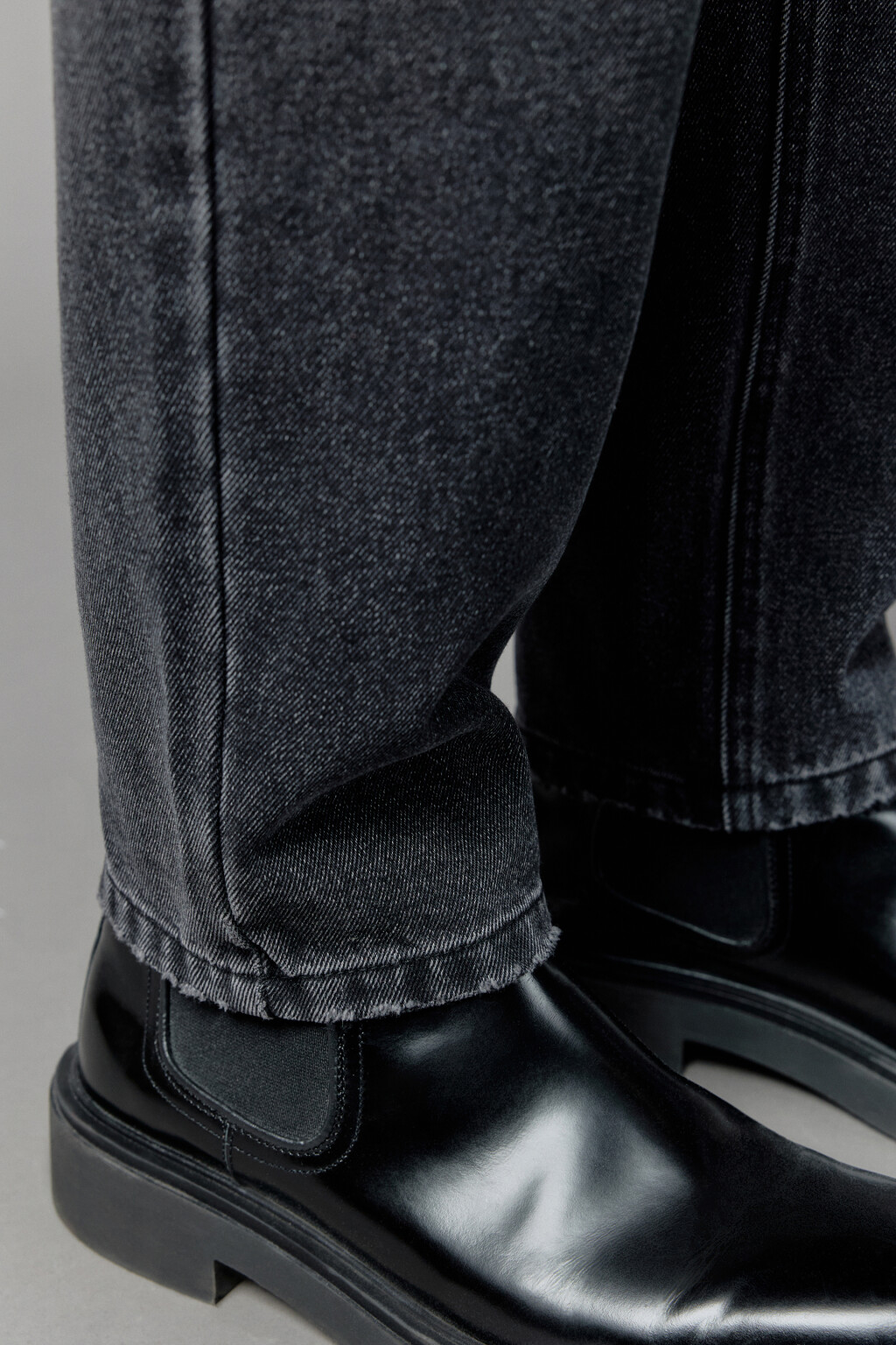 Джинсы tapered fit зауженные - цвет серый - 7