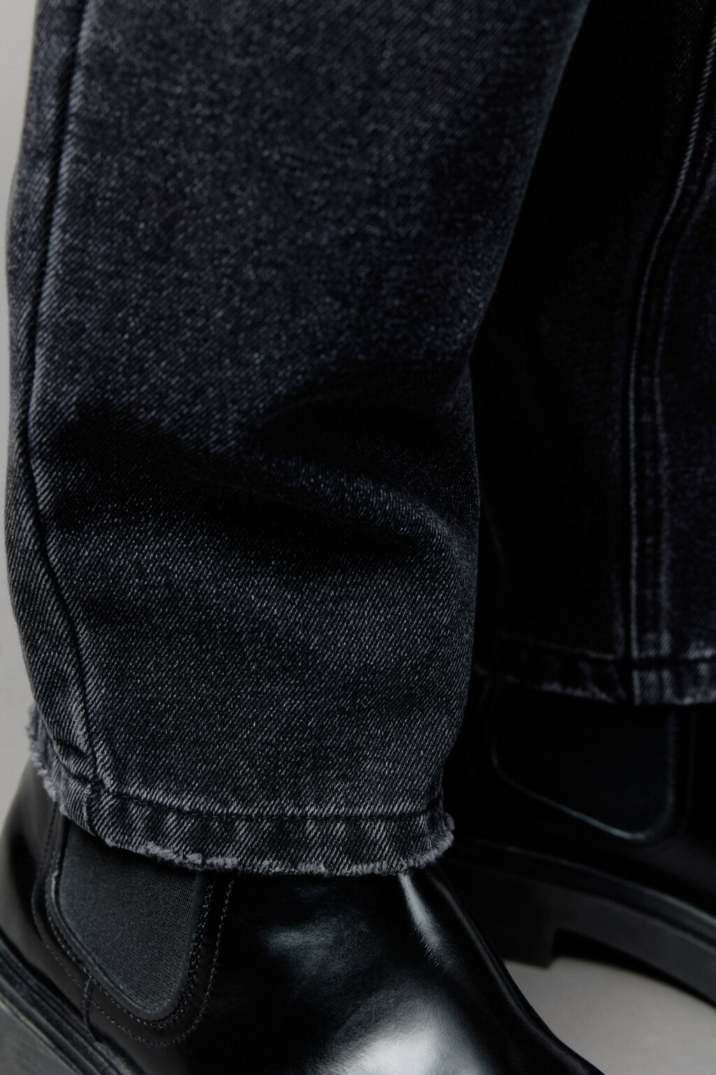 Джинсы tapered fit зауженные - цвет черный - 6