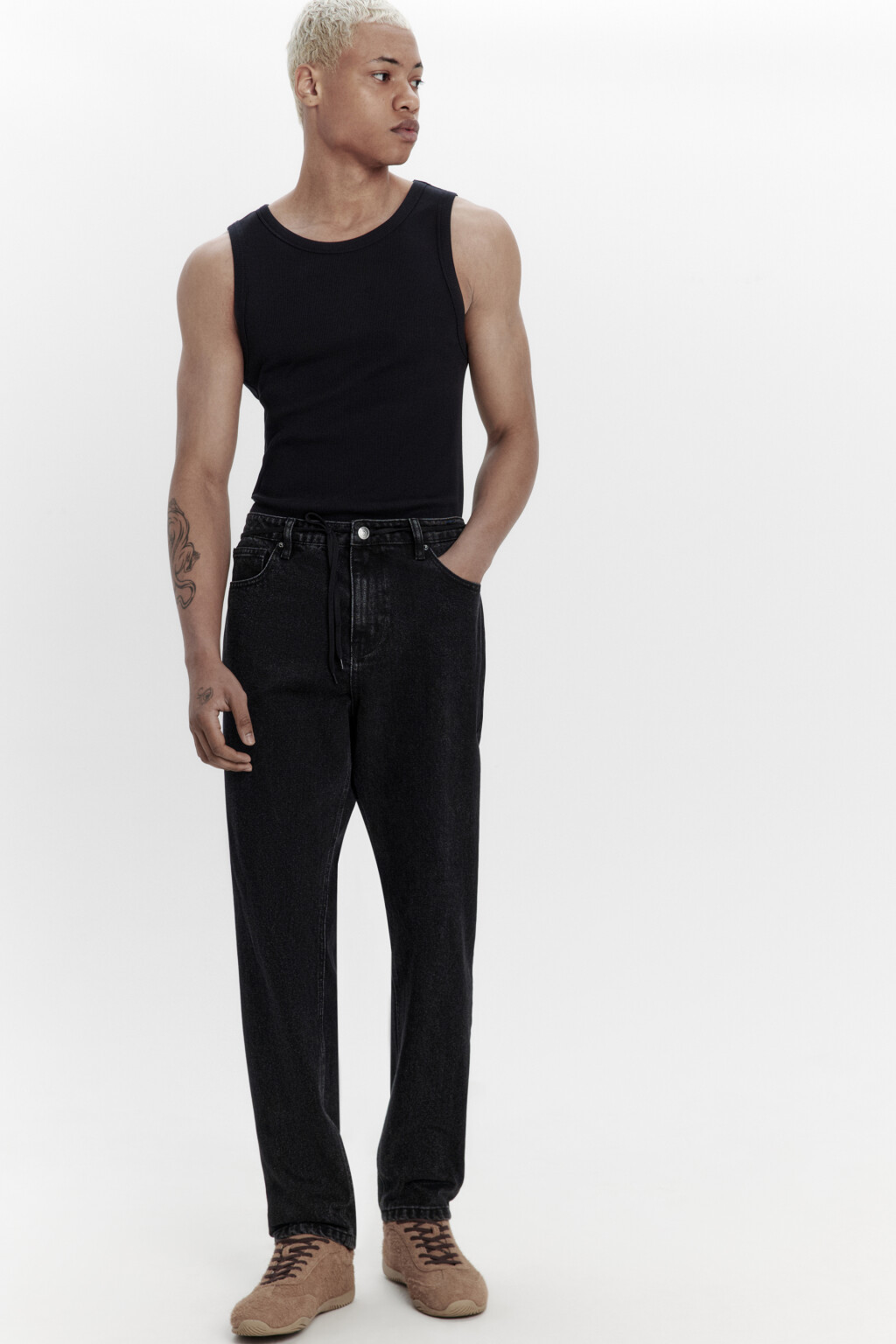 Джинсы зауженные со средней посадкой - цвет черный - 2