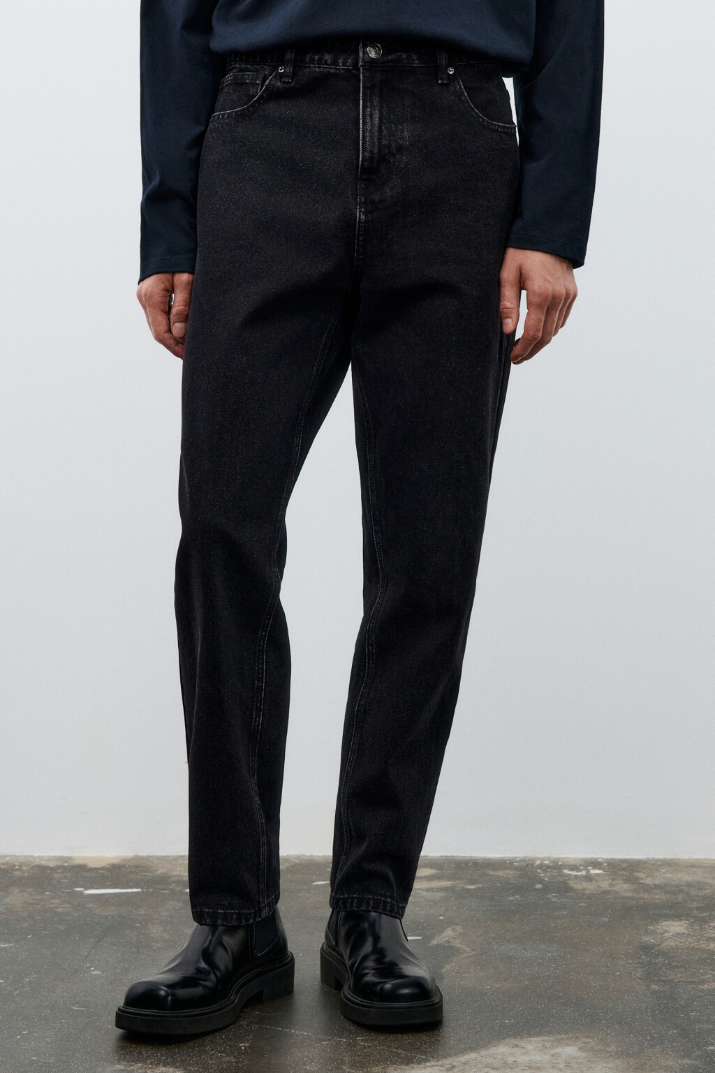 Джинсы зауженные базовые - цвет черный - 2