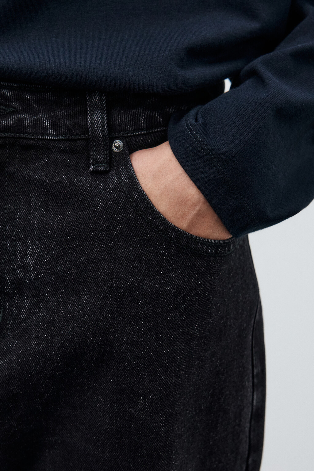 Джинсы зауженные базовые - цвет черный - 6