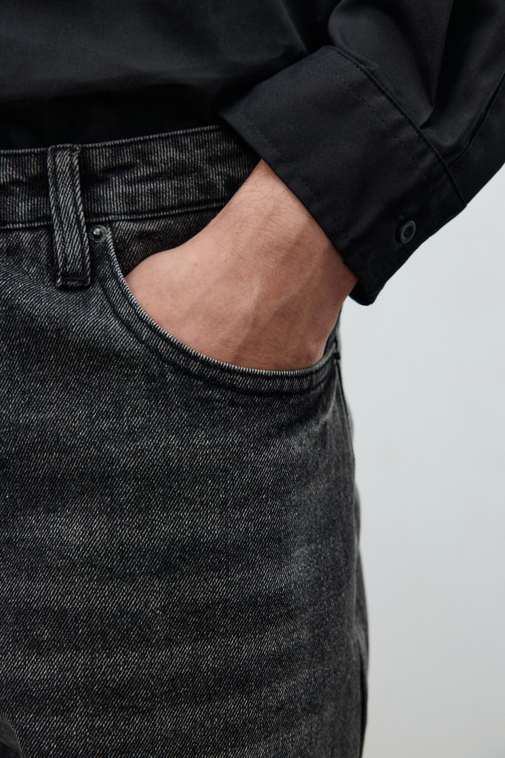 Джинсы зауженные базовые - цвет серый - 5