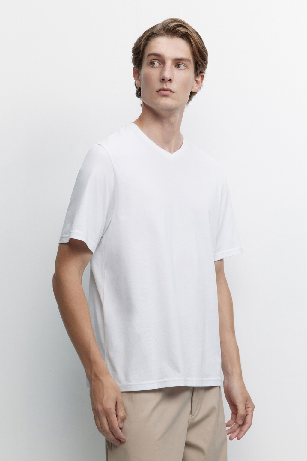 Футболка прямая хлопковая с V-образным вырезом - цвет белый - 2