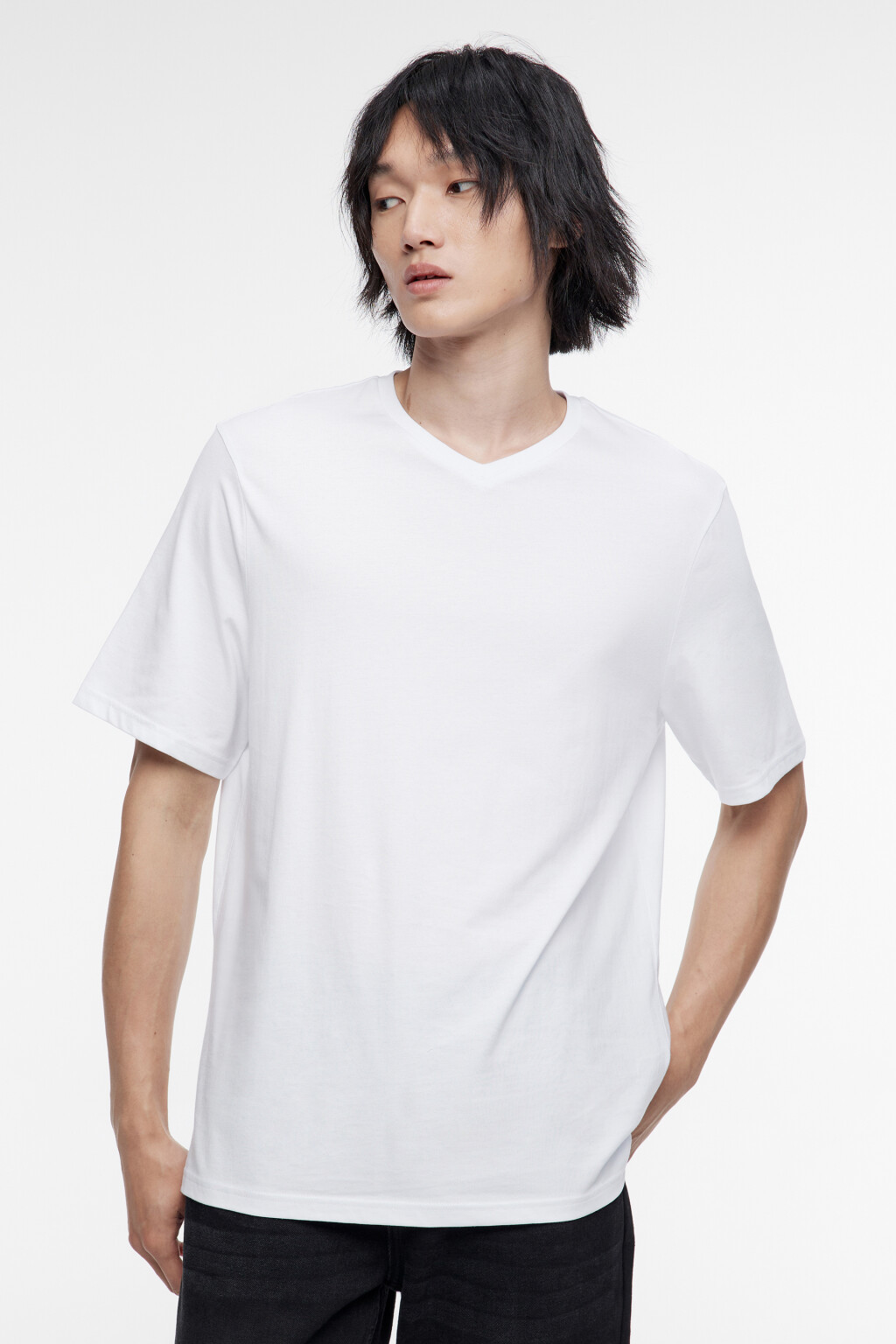 Футболка хлопковая базовая с V-образным вырезом - цвет белый - 2