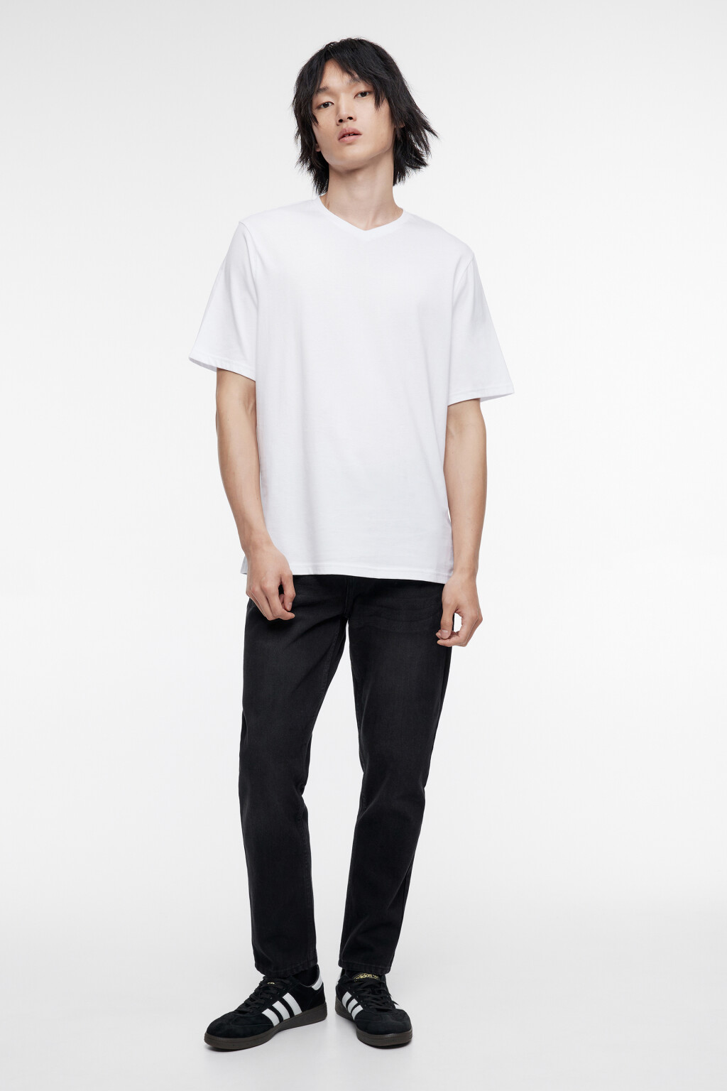 Футболка хлопковая базовая с V-образным вырезом - цвет белый - 1