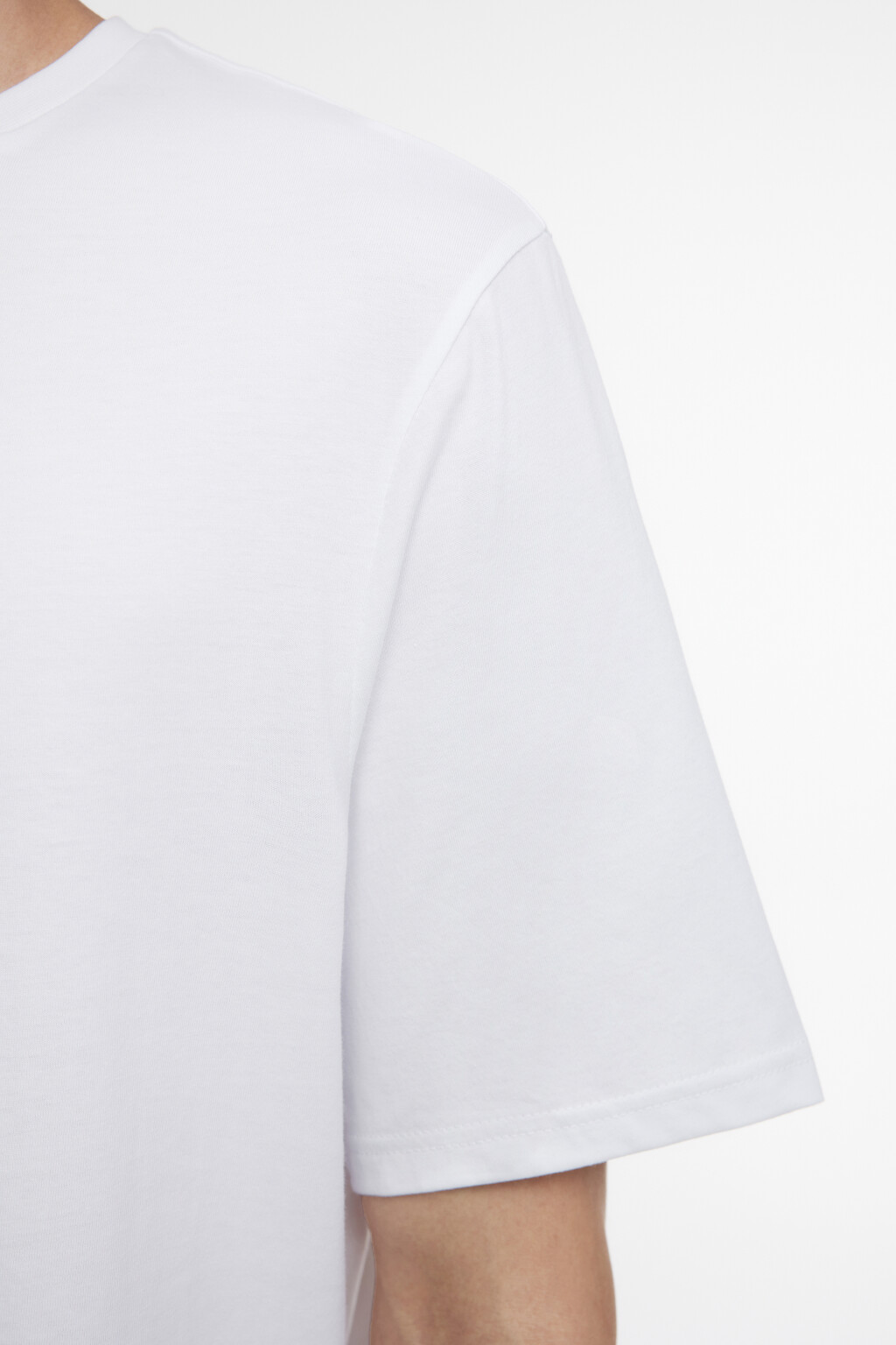 Футболка хлопковая базовая с V-образным вырезом - цвет белый - 6