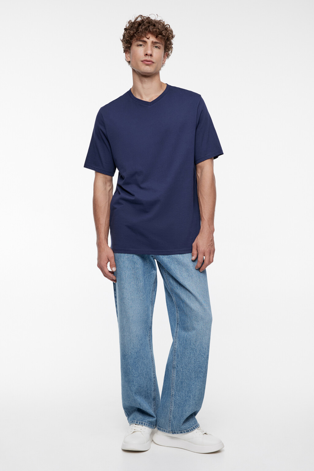 Футболка хлопковая базовая с V-образным вырезом - цвет синий - 4