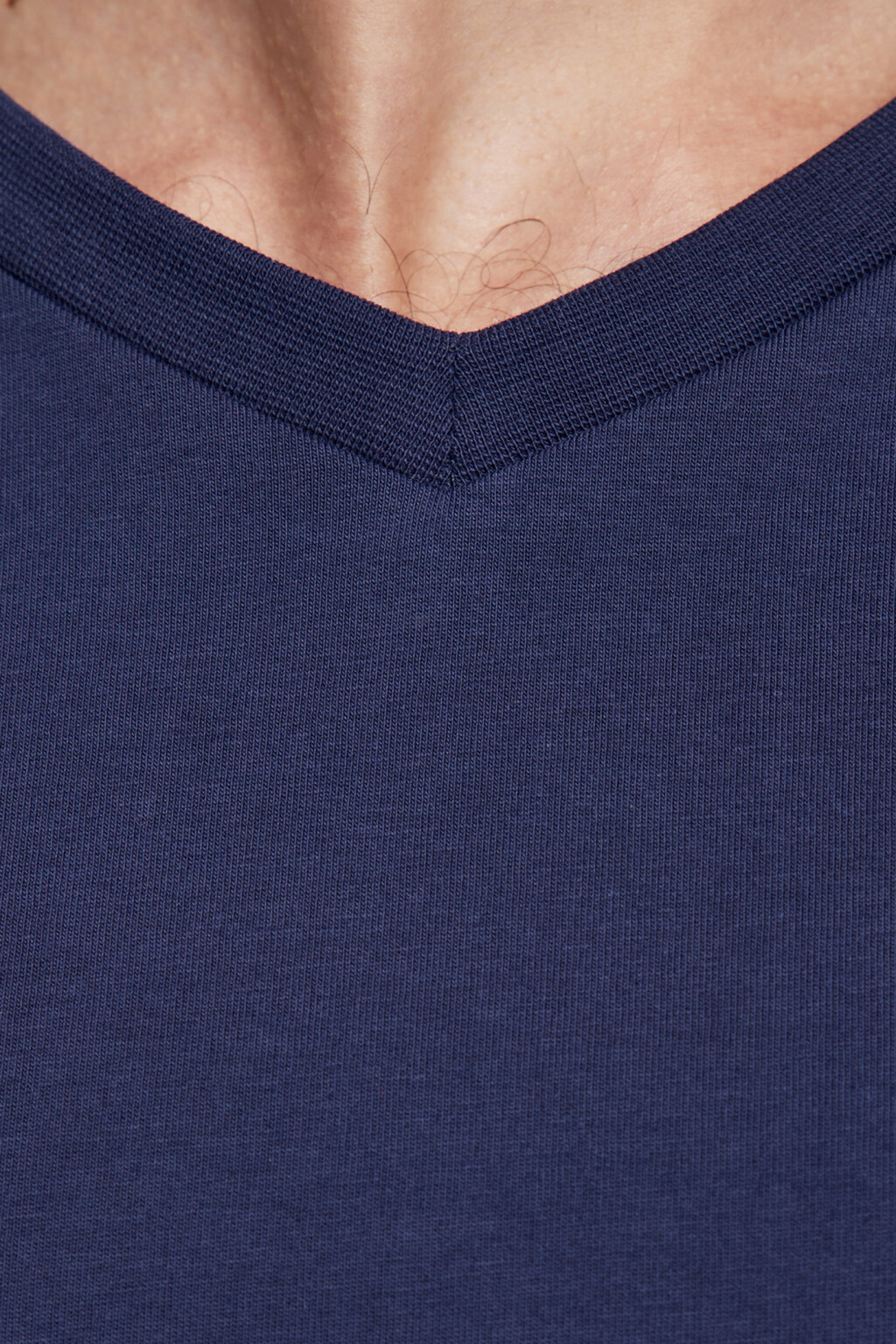 Футболка хлопковая базовая с V-образным вырезом - цвет синий - 6