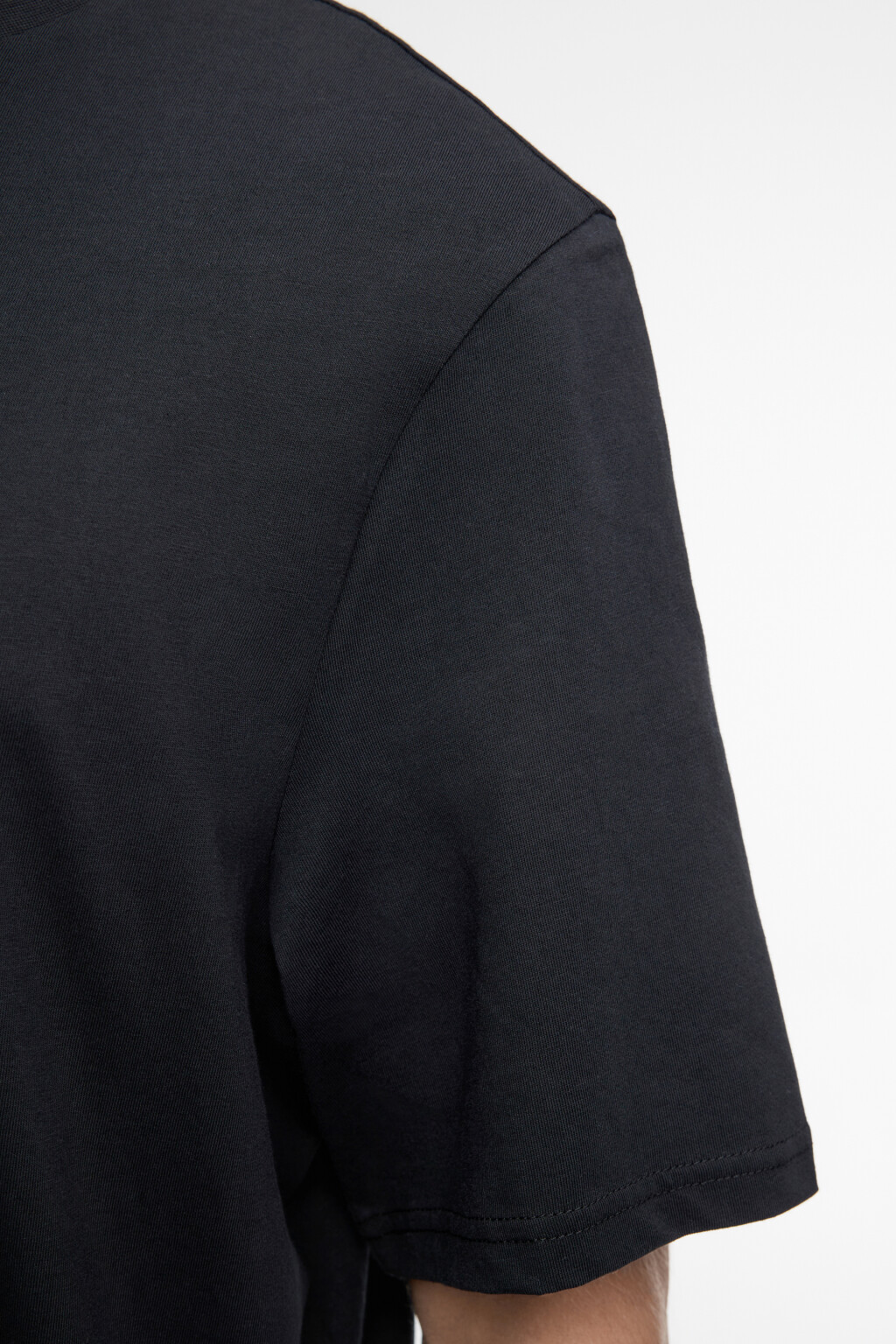 Футболка хлопковая базовая с V-образным вырезом - цвет черный - 8