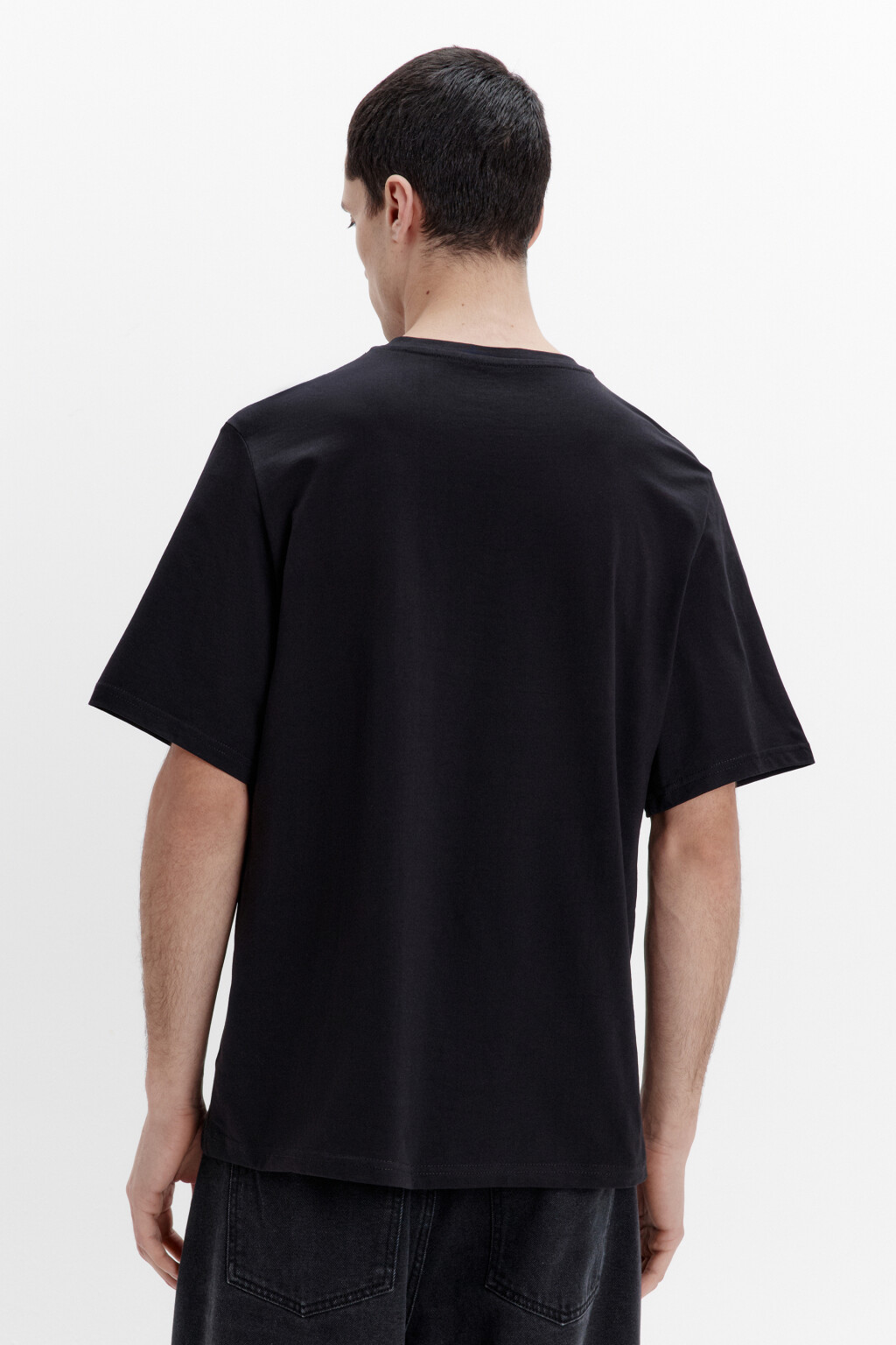 Футболка прямая с V-образным вырезом - цвет черный - 3