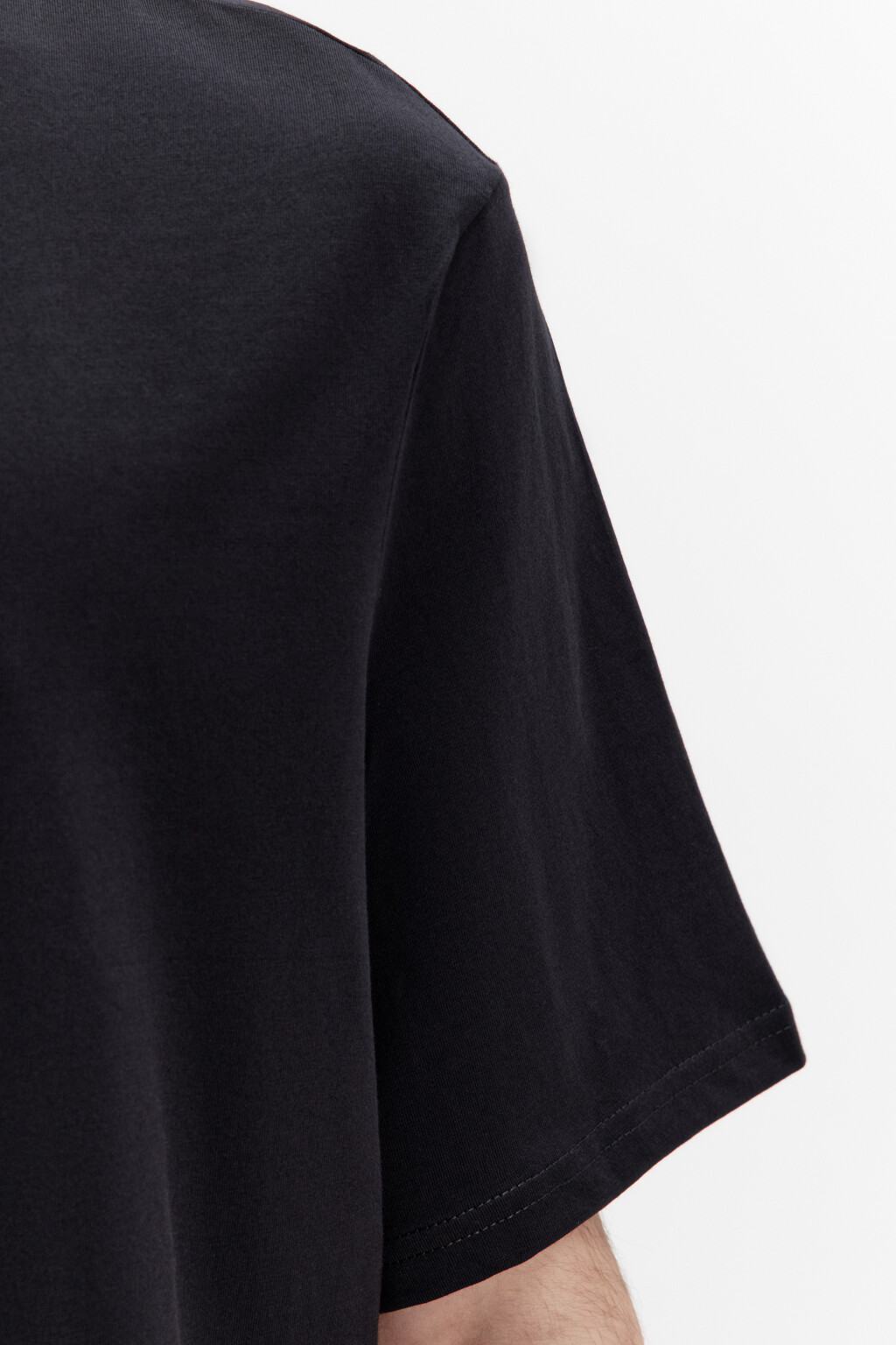 Футболка прямая с V-образным вырезом - цвет черный - 6