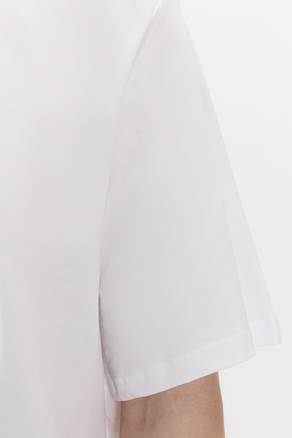 Футболка базовая с V-вырезом - цвет белый - 6