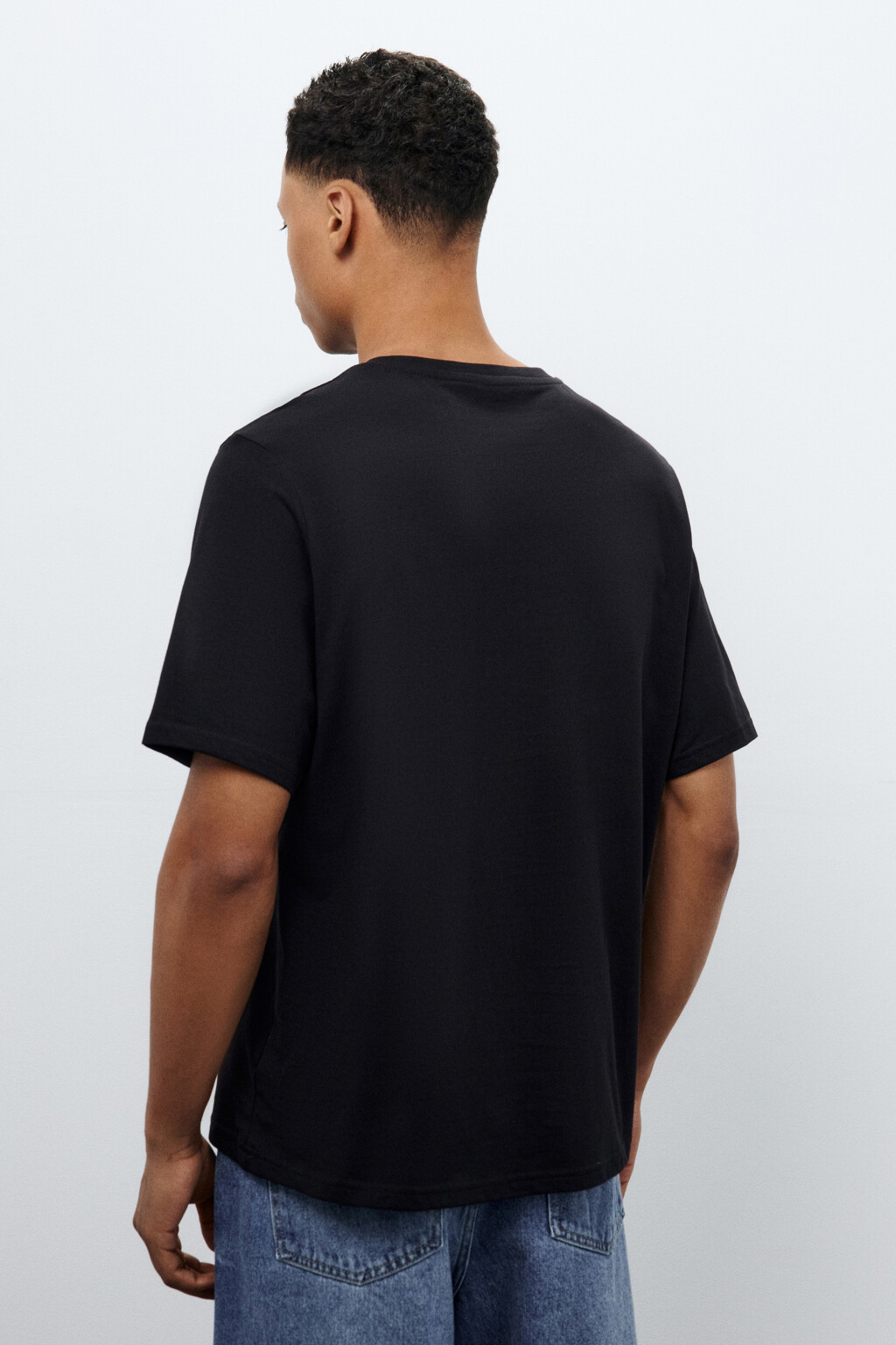 Футболка базовая с V-вырезом - цвет черный - 3